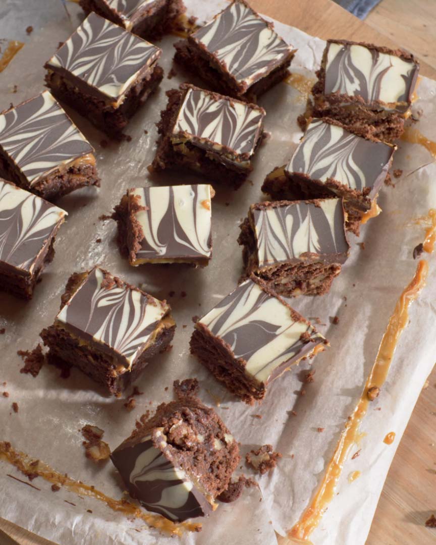 Cortes de chocolate y caramelo