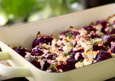 Färska rödbetor gratinerade med vitost