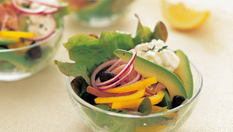 Avokado-kinkkusalaatti