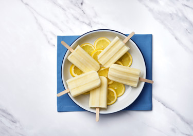 Lactose-free lemon popsicles 