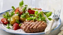 Kartoffelsalat med grillede jordbær