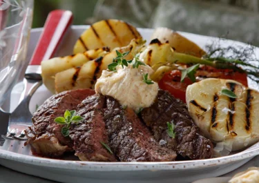 Grillad entrecote med medelhavssmör