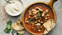 Marockansk kycklinggryta med pitabröd