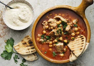 Marockansk kycklinggryta med pitabröd