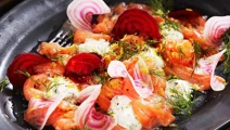Laxcarpaccio med fläder
