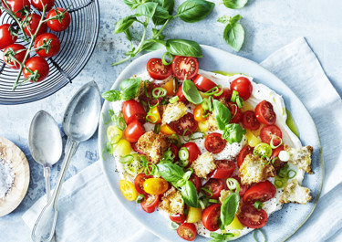 Cremet dip med tomatsalat