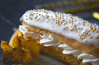Pina Colada Éclair