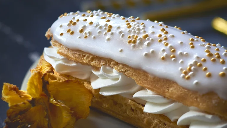Pina Colada Éclair