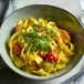 Pasta med saffran och tomat