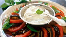 Stekt aubergine med myntayoghurt