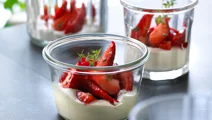 Hangop met vers fruit