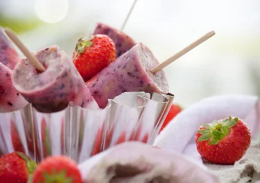Strawberry ice lolly