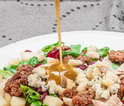 Chopped apple, candied pecan and Blue Cheese salad