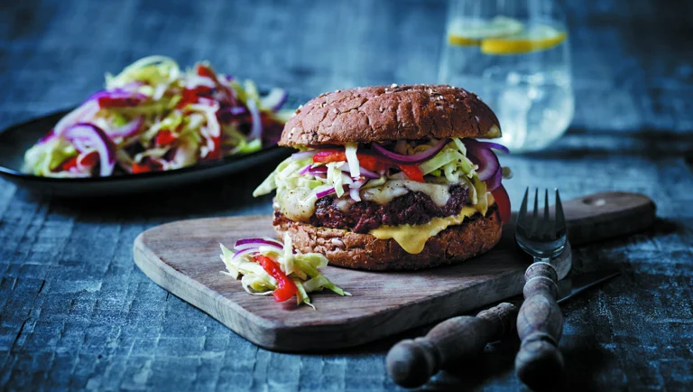 Britain meets Denmark Burger mit Havarti und Cheddar