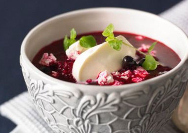 Tomaatti-punajuurikeitto