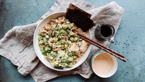 Sushi bowl med chilibagt laks