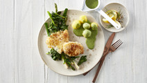Fiskefileter med grøn sauce