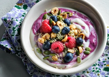 Swirlad blåbärsbowl