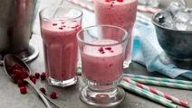 Vinbärs- och rabarbermilkshake