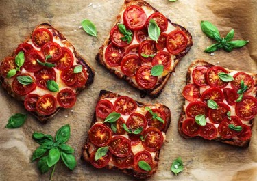 Tomate-Mozzarella-Toast powered by KptnCook