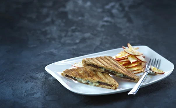 Gegrilltes Blauschimmelkäse-Sandwich mit Feigen