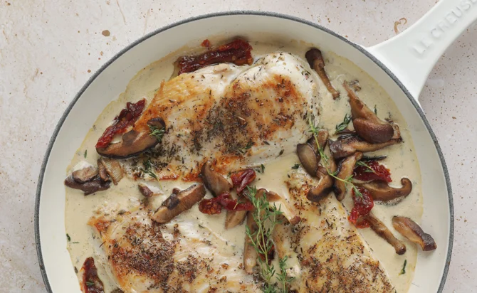 Creamy Garlic & Herb Skillet Chicken with Mushrooms