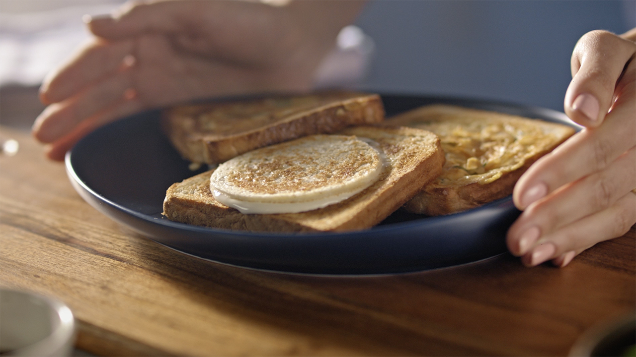 Cheesy Omelet-in-a-Hole