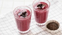 Chia-siemenproteiinijuoma mustikoilla