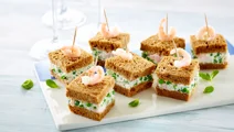 Minisandwich med rejer og mynte