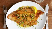 Meunierestegt fisk med brunet smør