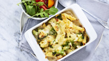 Pastagratäng med broccoli