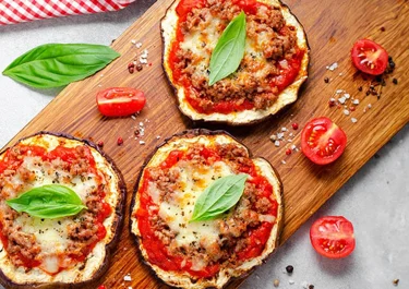 Mini pizzas de berenjena por Mario Sandoval
