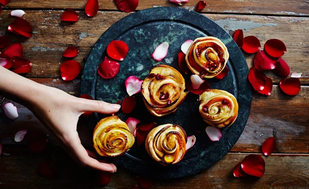 Apple roses