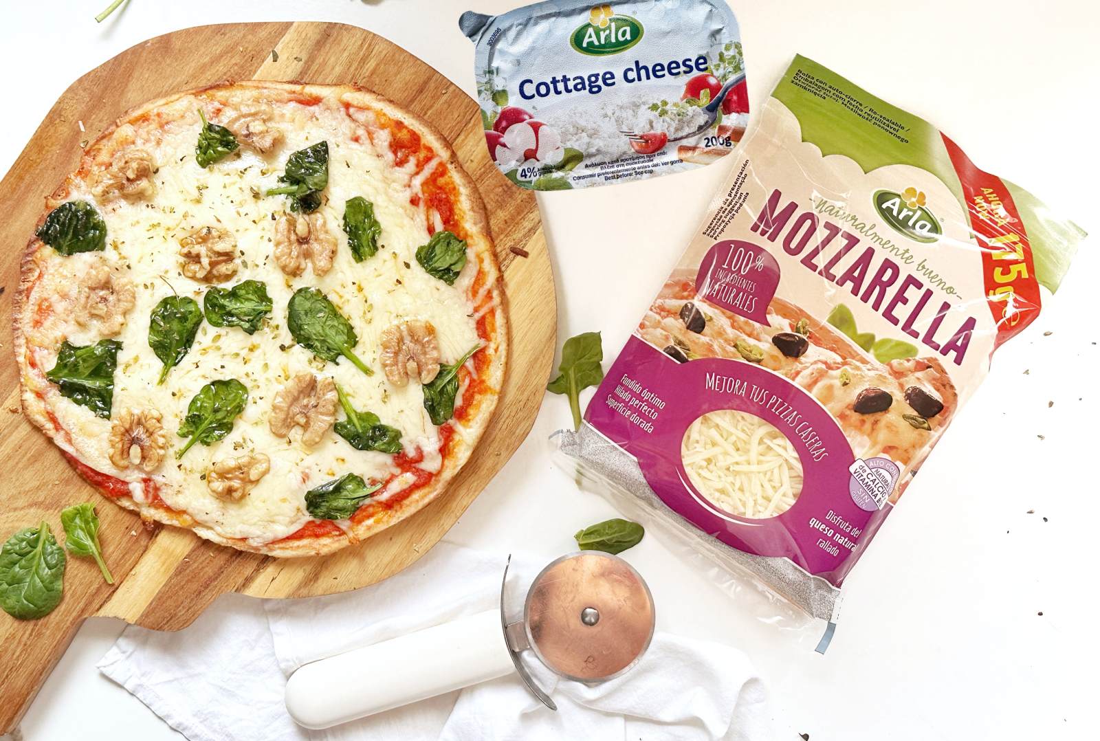 Pizza keto con Arla Mozzarella rallada