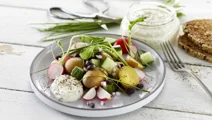 Kartoffelsalat med rygeostcreme