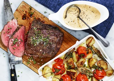 Oxfilé med pepparsås och ugnsrostad potatis