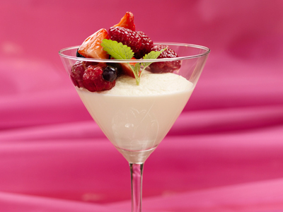 Vit chokladmousse med smetana