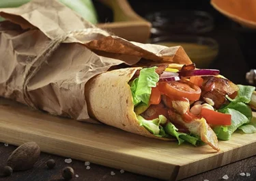 Fajitas de pollo y queso estilo mexicano