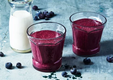 Banaan en blauwe bessen smoothie
