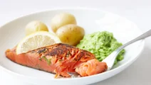 Halstrad gravlax med ärtpuré