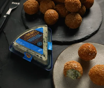 CROQUETTES AU FROMAGE BLEU ET À LA MOUTARDE