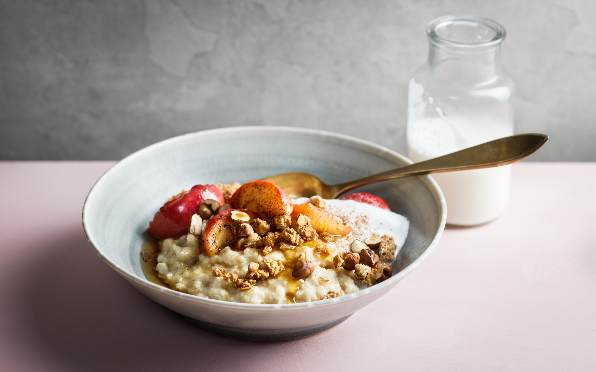 شوفان بالتفاح والقرفة