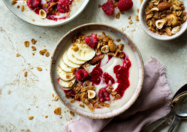 Morgenmadsbowl med bær og granola