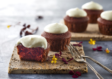 Lactose-free red velvet cupcakes 