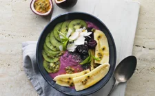 Karhunvatukka Smoothie Bowl