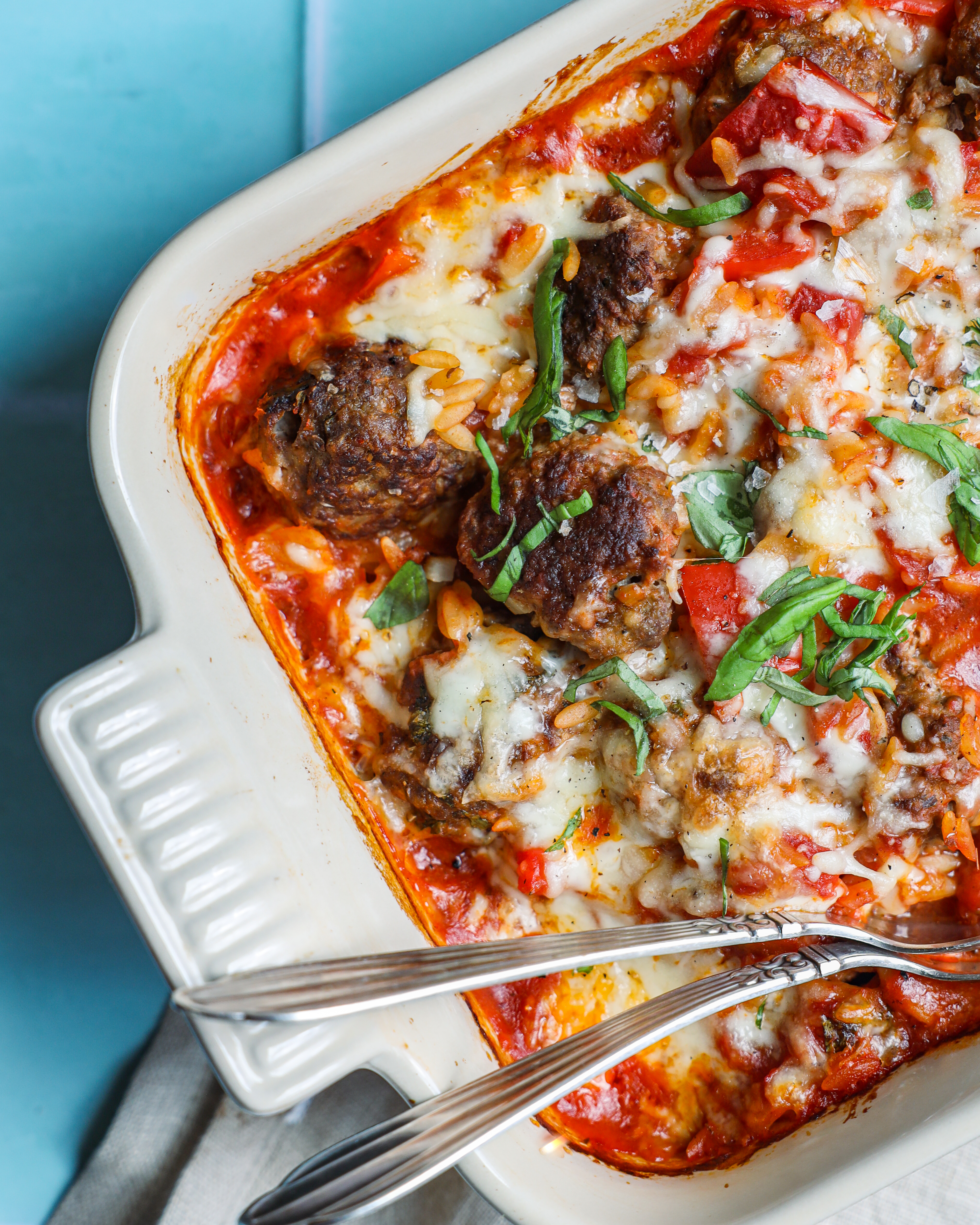 Gehaktbal-orzo ovenschotel