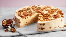 Frozen cheesecake med mango och passionsfrukt