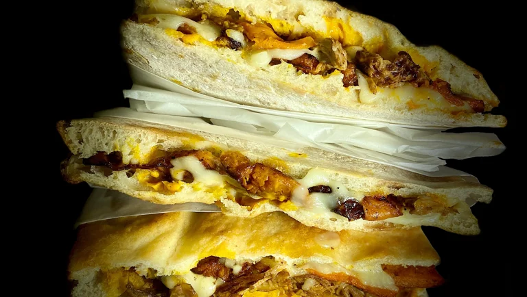 Recette de schiacciate, sandwich gourmet toscan à la mozzarella