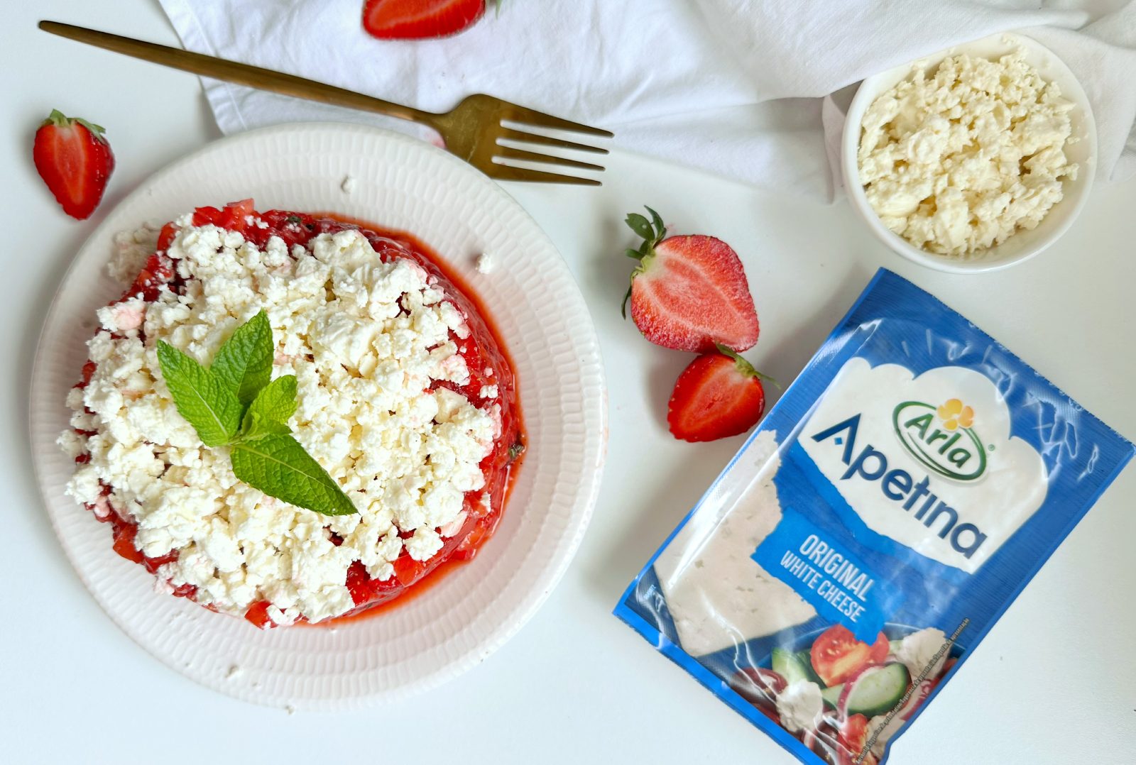 Tartar de fresas con queso Arla Apetina
