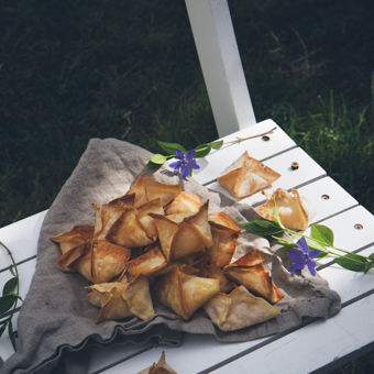 Ugnsbakade wontonknyten med krabba och färskost